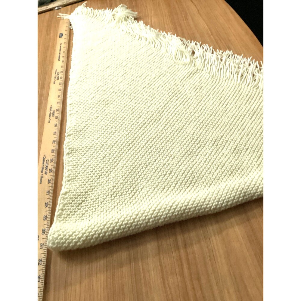 Cozy Vintage Handmade Knitted Beige Triangular Shawl Prairiecore